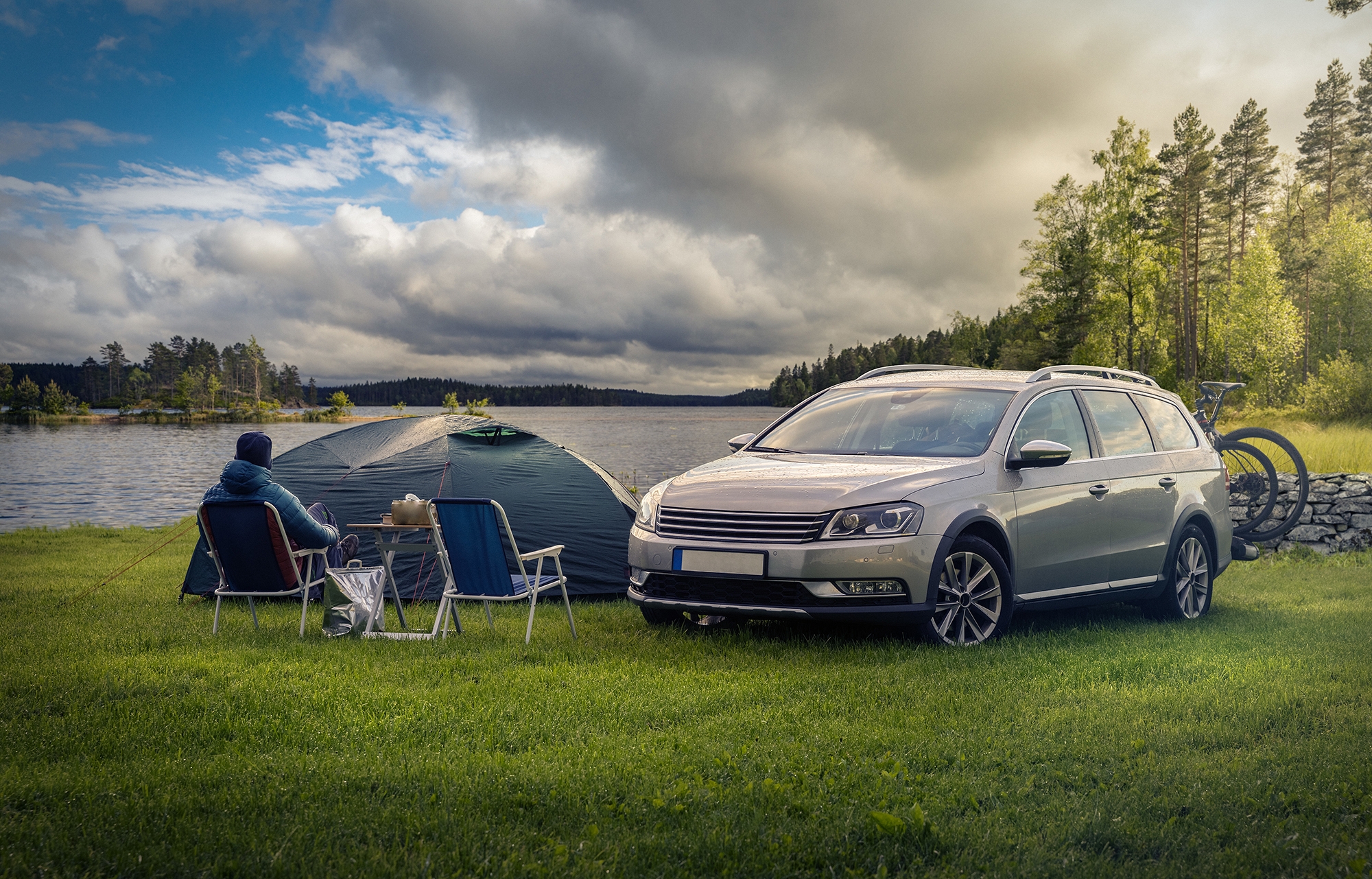 Autovermietung KÖ RENT Düsseldorf - Mit Auto und Zelt am See